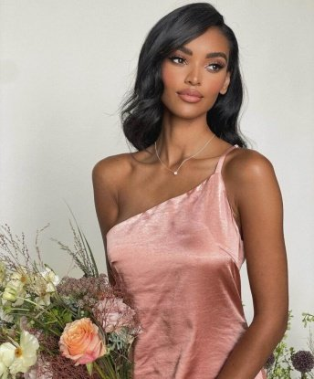 Я предлагаю широкий спектр услуг, которые позволят тебе погрузиться в мир наслаждения и страсти. Моя опытность позволяет мне понять и удовлетворить все твои потребности. Я гарантирую конфиденциальность, безопасность и полное удовлетворение. В моих отзывах можно найти множество похвал и рекомендаций от довольных клиентов. Фото, которые ты видишь, настоящие и соответствуют моей внешности. Я живу в Москве и готова встретиться с тобой в любое удобное для тебя время. Так что не медли, и открой для себя незабываемые ощущения со мной. 👠💋🔥🌃#MoscowEscort #Москва #эскорт 2584, 25 лет